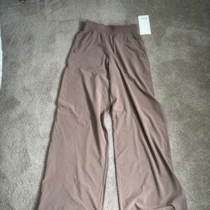 Women’s size 4, Lululemon trouser